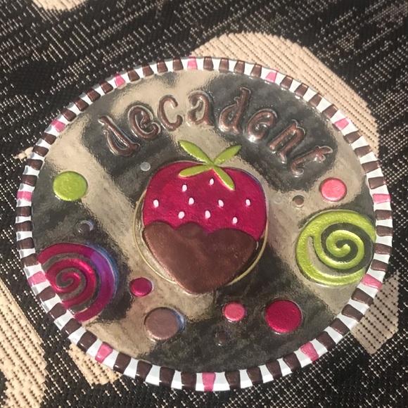 2009 Decadent 11" Glass Plate Chocolate Strawberry - Picture 8 of 16